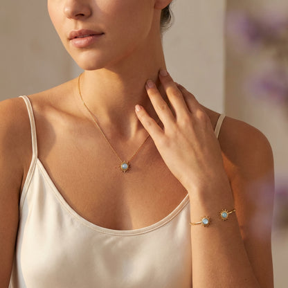 Calm Amara - Lifestyle worn image