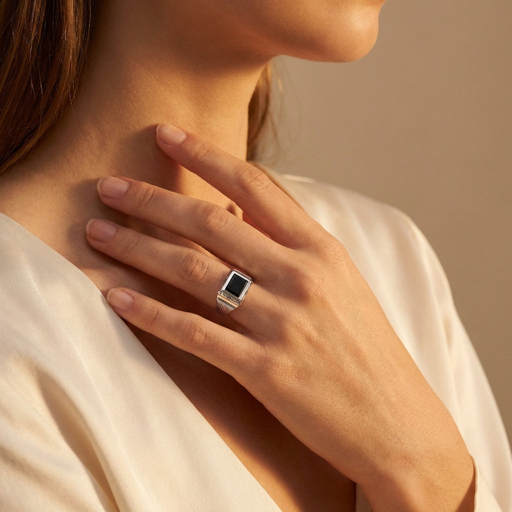 Protection Luna Ring Black Agate - Lifestyle worn image