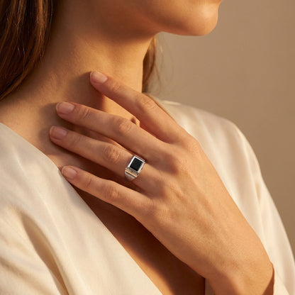 Protection Luna Ring Black Agate - Lifestyle worn image