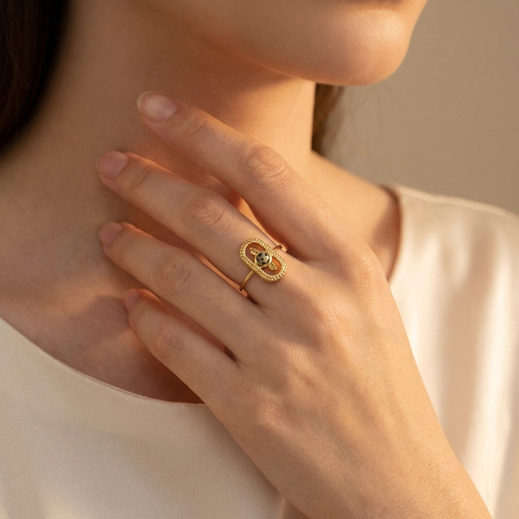 Vitality Daphne Ring - Lifestyle
